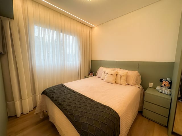 Apartamento com 165m² 4 quartos e 5 banheiros, à venda, no bairro Centro em Itapema