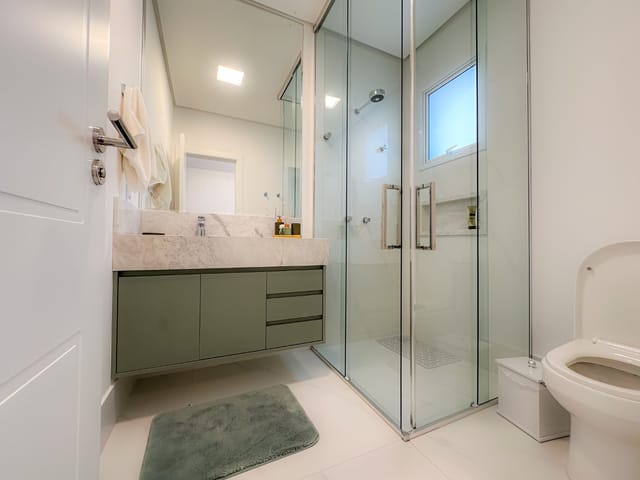 Apartamento com 165m² 4 quartos e 5 banheiros, à venda, no bairro Centro em Itapema