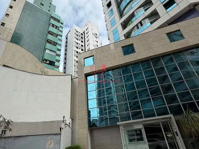 Apartamento 3 quartos e 2 banheiros, para alugar, no bairro Praia do Canto em Vitória