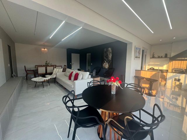 Apartamento 3 quartos e 4 banheiros, à venda, no bairro Jardim Boa Vista em Pindamonhangaba