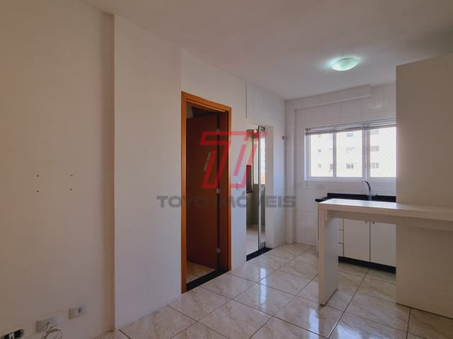 Apartamento 1 quarto e 1 banheiro, para alugar, no bairro Portão em Curitiba