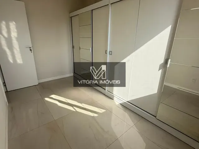 Apartamento 2 quartos e 2 banheiros, para alugar, no bairro Praia do Suá em Vitória