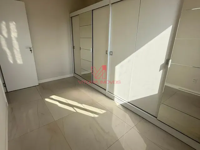 Apartamento 2 quartos e 2 banheiros, para alugar, no bairro Praia do Suá em Vitória