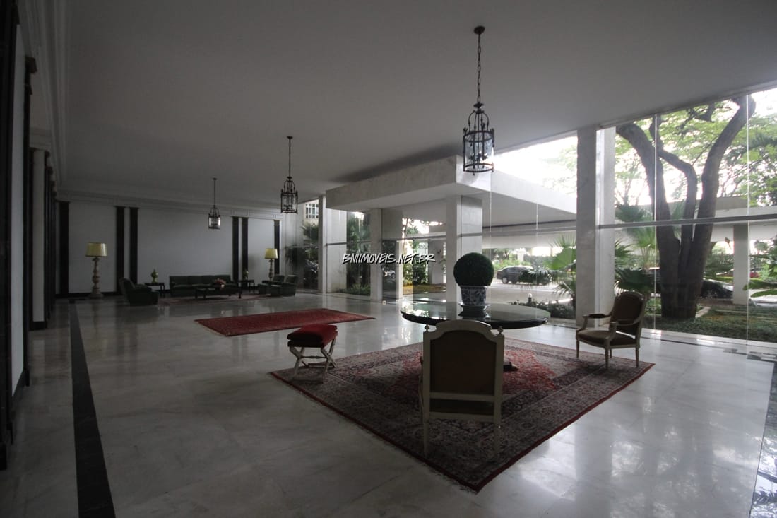 Apartamento à venda com 4 quartos, 5000m² - Foto 1