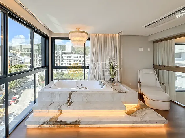 Apartamento com 350m² 4 quartos e 4 banheiros, à venda, no bairro Jurerê em Florianópolis