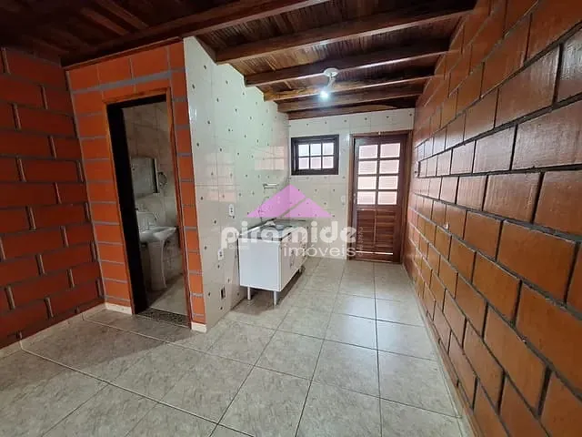 Apartamento com 62m² 1 quarto e 1 banheiro, à venda, no bairro Martim de Sá em Caraguatatuba