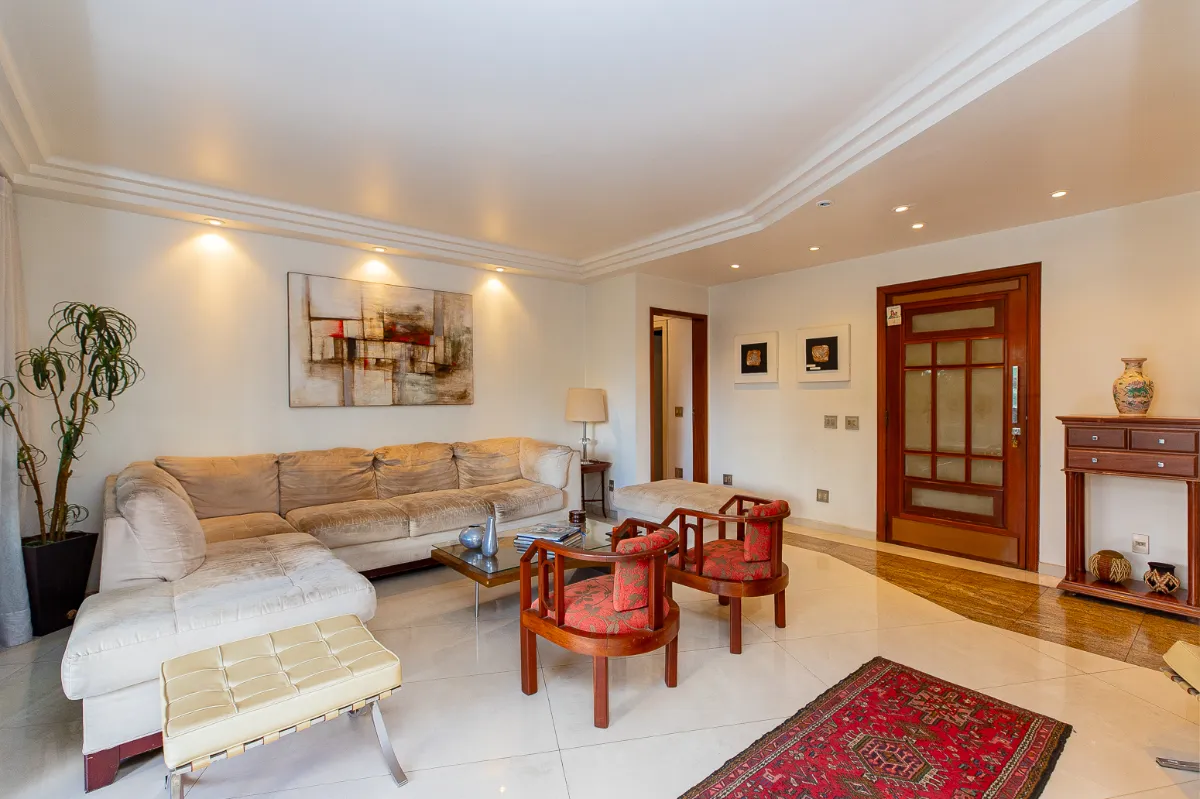 Apartamento para venda em Moema com 4 quartos, sendo 4 suítes, 200m²