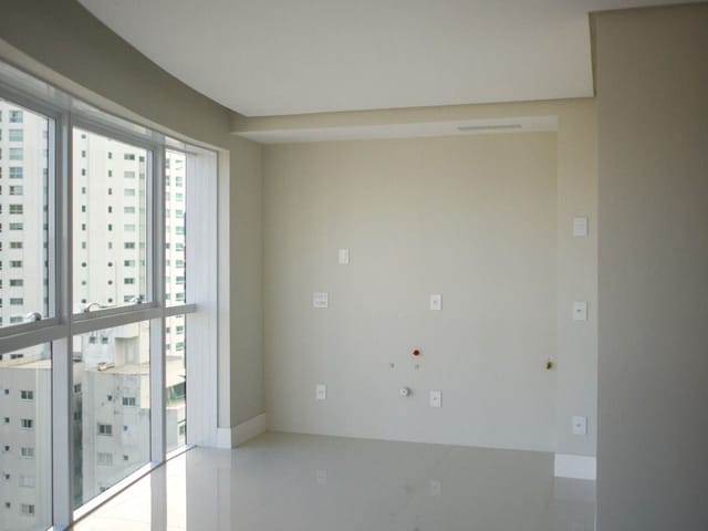 Apartamento com 138m² 3 quartos e 4 banheiros, à venda, no bairro Centro em Balneário Camboriú