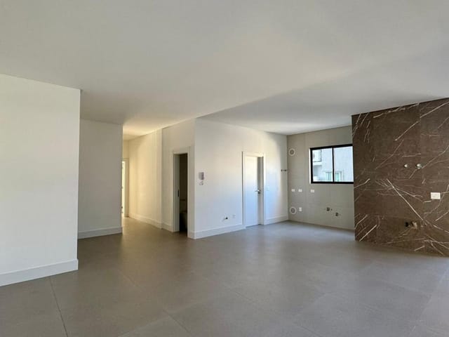Apartamento com 122m² 3 quartos e 4 banheiros, à venda, no bairro Meia Praia em Itapema