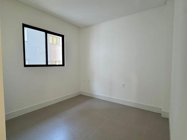 Apartamento com 122m² 3 quartos e 4 banheiros, à venda, no bairro Meia Praia em Itapema