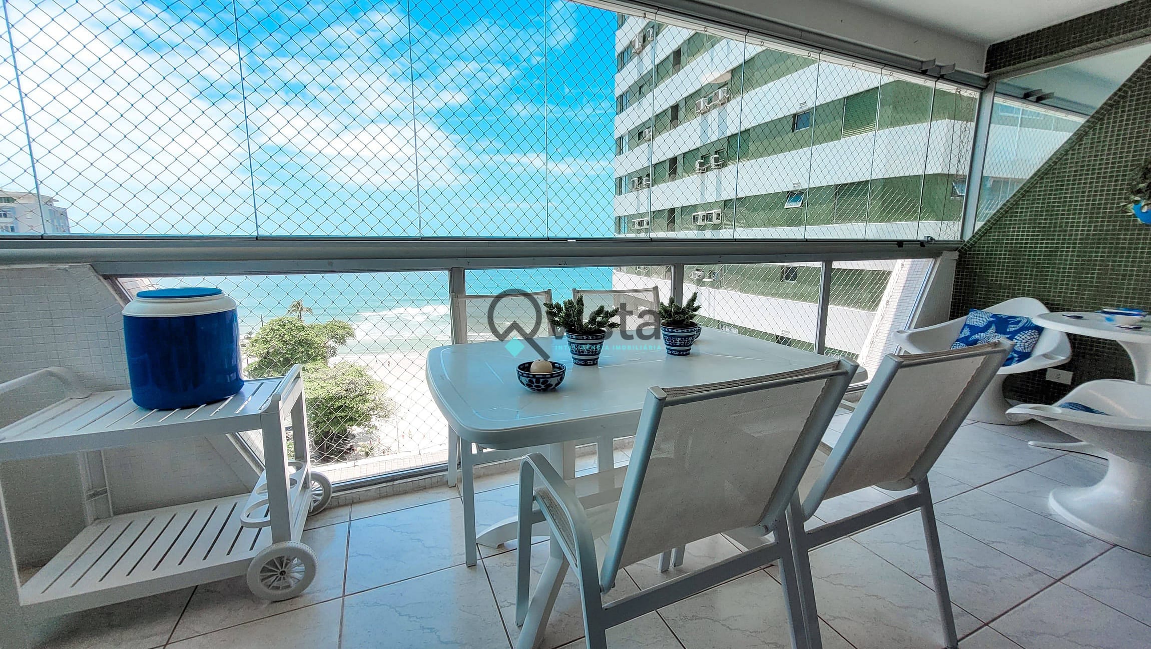 Apartamento à venda com 3 quartos, 145m² - Foto 2