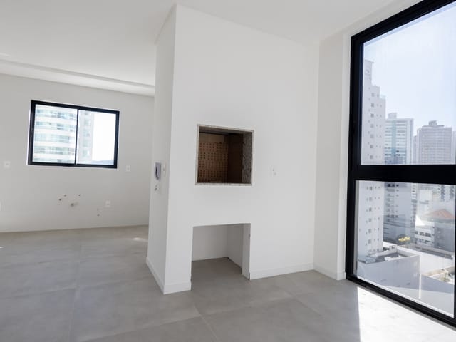 Apartamento com 135m² 4 quartos e 5 banheiros, à venda, no bairro Centro em Balneário Camboriú