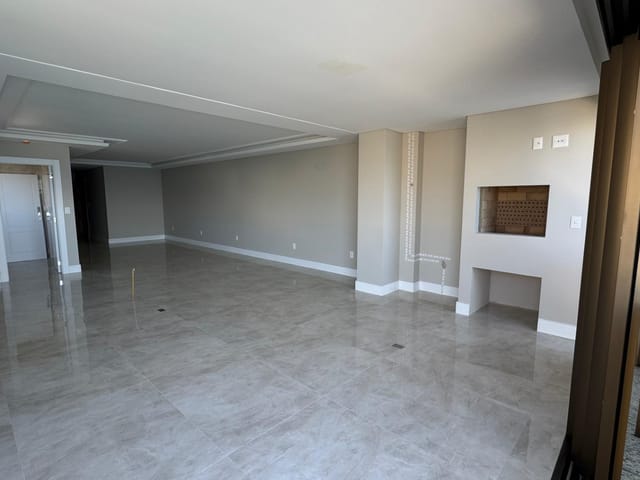 Apartamento com 185m² 4 quartos e 5 banheiros, à venda, no bairro Centro em Itapema