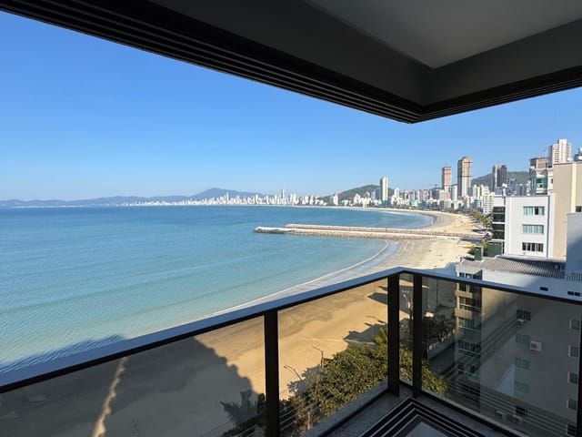 Apartamento com 185m² 4 quartos e 5 banheiros, à venda, no bairro Centro em Itapema