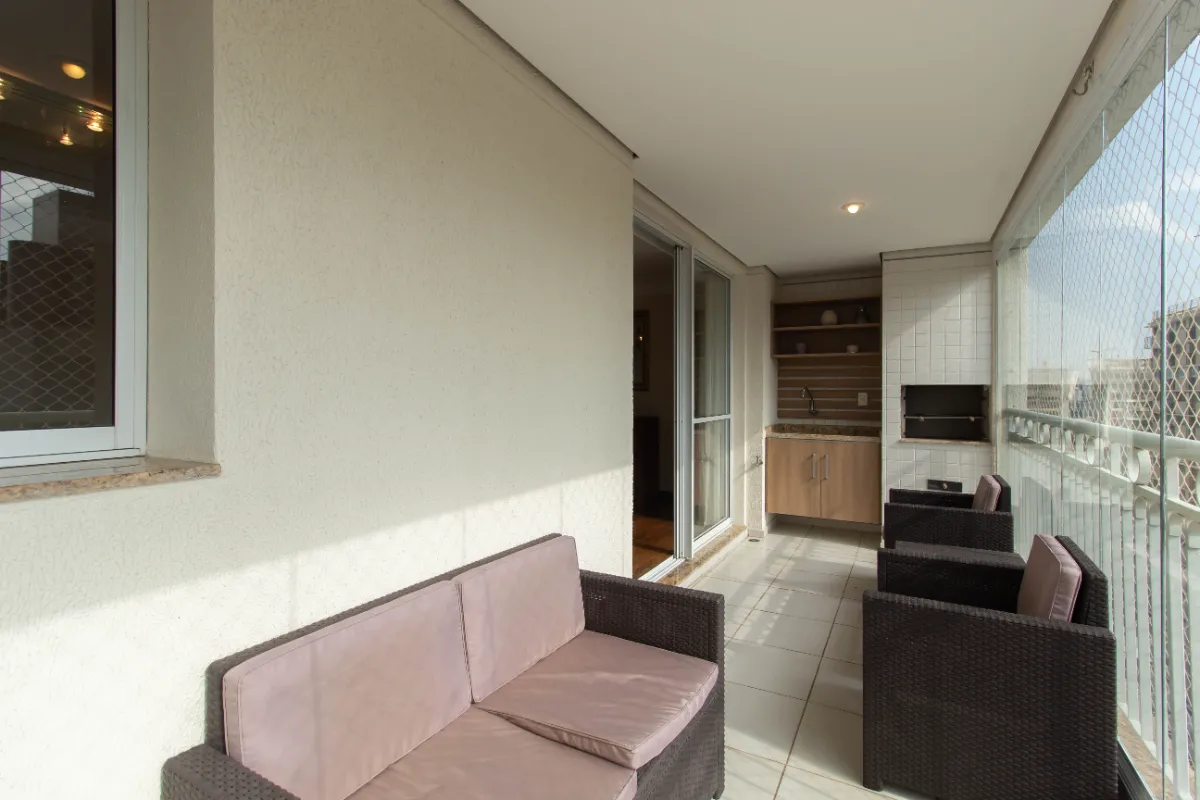 Apartamento para venda em Moema com 4 quartos, sendo 3 suítes, 143m²