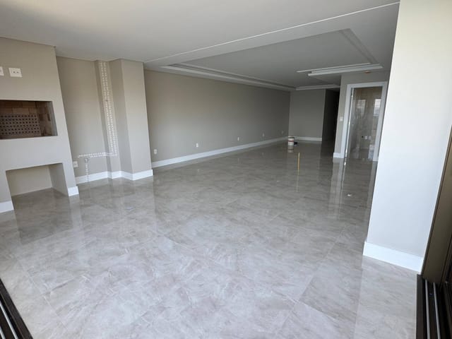 Apartamento com 185m² 4 quartos e 5 banheiros, à venda, no bairro Centro em Itapema