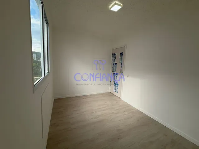 Apartamento 2 quartos e 1 banheiro, à venda, no bairro Guaratiba em Rio de Janeiro