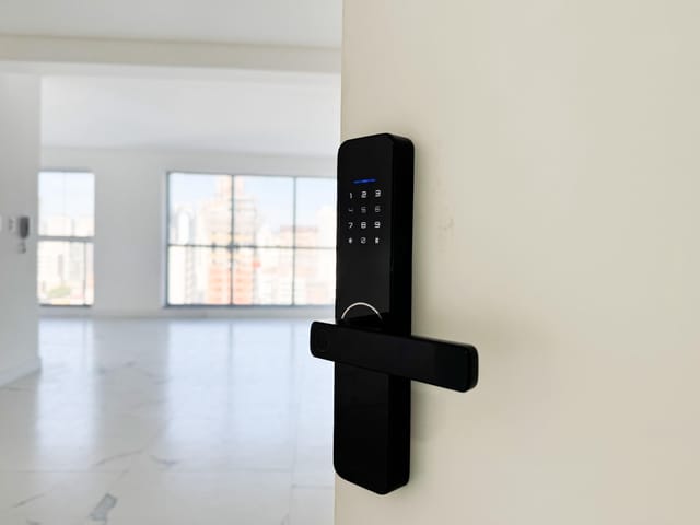 Apartamento com 112m² 3 quartos e 4 banheiros, à venda, no bairro Meia Praia em Itapema