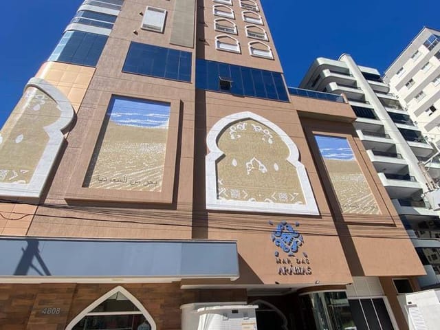 Apartamento com 180m² 3 quartos e 4 banheiros, à venda, no bairro Meia Praia em Itapema