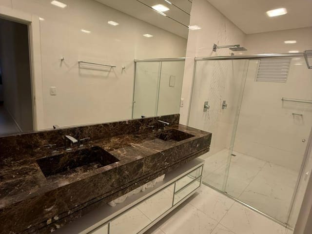 Apartamento com 180m² 3 quartos e 4 banheiros, à venda, no bairro Meia Praia em Itapema