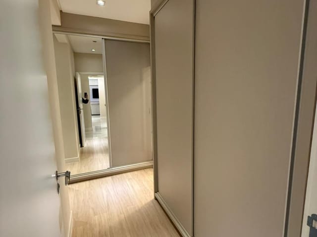 Apartamento com 180m² 3 quartos e 4 banheiros, à venda, no bairro Meia Praia em Itapema