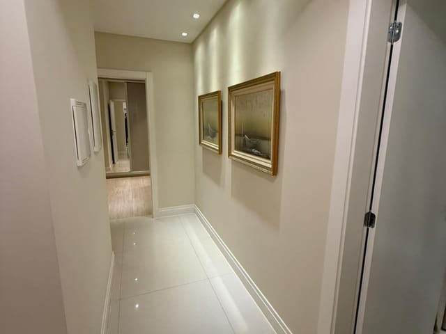 Apartamento com 180m² 3 quartos e 4 banheiros, à venda, no bairro Meia Praia em Itapema