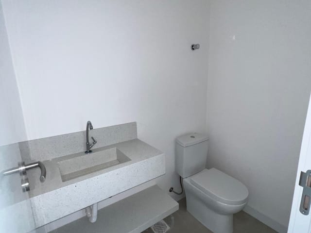 Apartamento com 124m² 3 quartos e 4 banheiros, à venda, no bairro Meia Praia em Itapema