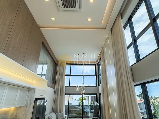 Apartamento com 210m² 3 quartos e 3 banheiros, à venda, no bairro Jurerê em Florianópolis