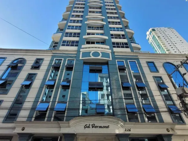 Apartamento com 252m² 3 quartos e 4 banheiros, à venda, no bairro Centro em Balneário Camboriú