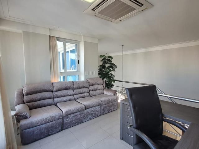 Apartamento com 252m² 3 quartos e 4 banheiros, à venda, no bairro Centro em Balneário Camboriú