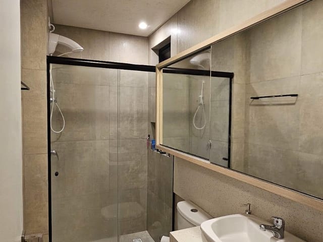 Apartamento com 88m² 2 quartos e 3 banheiros, à venda, no bairro Meia Praia em Itapema