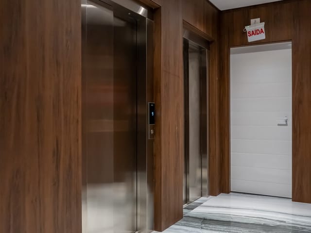 Apartamento com 198m² 4 quartos e 5 banheiros, à venda, no bairro Meia Praia em Itapema