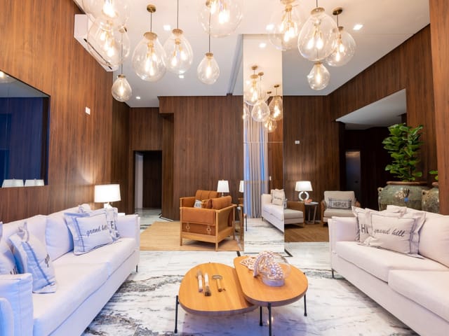 Apartamento com 198m² 4 quartos e 5 banheiros, à venda, no bairro Meia Praia em Itapema
