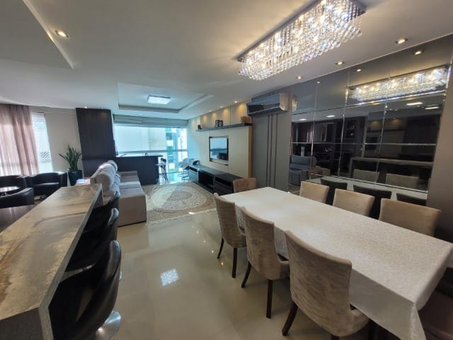 Apartamento com 130m² 3 quartos e 4 banheiros, à venda, no bairro Pioneiros em Balneário Camboriú