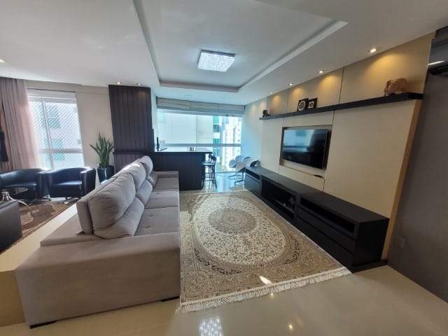 Apartamento com 130m² 3 quartos e 4 banheiros, à venda, no bairro Pioneiros em Balneário Camboriú