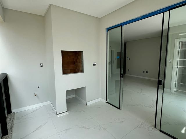 Apartamento com 227m² 3 quartos e 4 banheiros, à venda, no bairro Meia Praia em Itapema