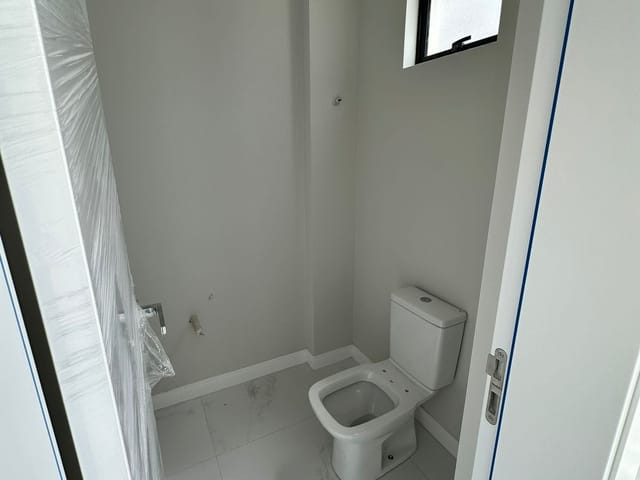 Apartamento com 227m² 3 quartos e 4 banheiros, à venda, no bairro Meia Praia em Itapema