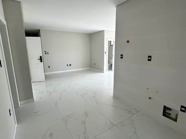 Apartamento com 227m² 3 quartos e 4 banheiros, à venda, no bairro Meia Praia em Itapema
