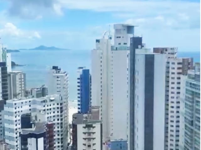 Apartamento com 171m² 4 quartos e 5 banheiros, à venda, no bairro Centro em Balneário Camboriú