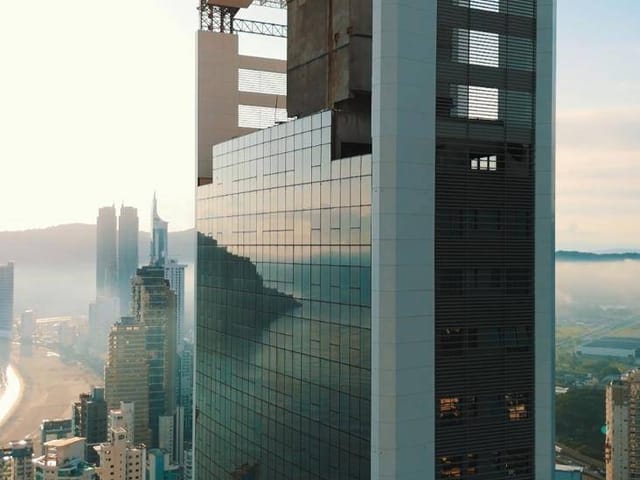 Apartamento com 171m² 4 quartos e 5 banheiros, à venda, no bairro Centro em Balneário Camboriú