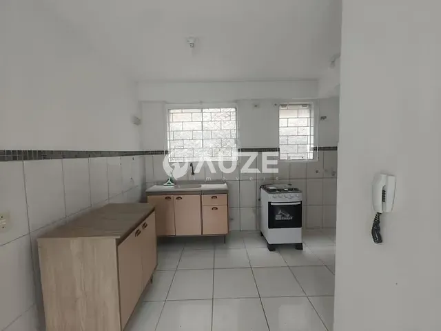 Apartamento com 47m² 2 quartos e 1 banheiro, para alugar, no bairro Guarani em Colombo