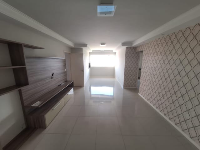 Locação - Apartamento com 3 quartos (sendo 1 suíte), 1 vaga, 173 m², Edifício Victor Hugo - Centro, Ponta Grossa.