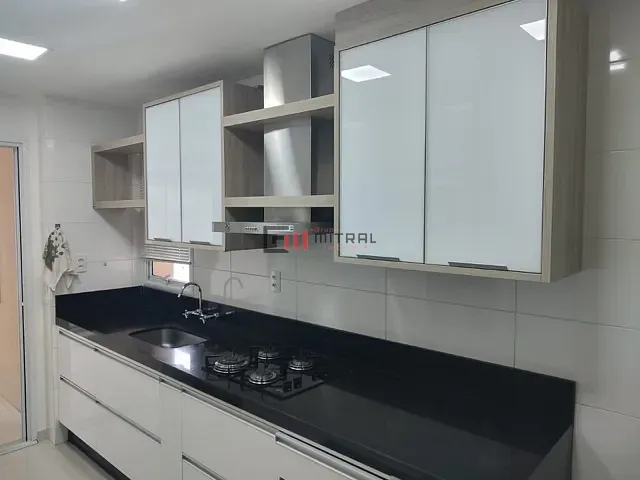 Apartamento 3 quartos e 3 banheiros, à venda, no bairro Centro em Londrina