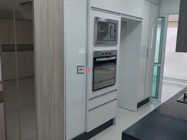 Apartamento 3 quartos e 3 banheiros, à venda, no bairro Centro em Londrina