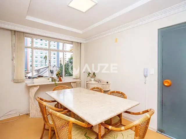 Apartamento com 126m² 3 quartos e 2 banheiros, à venda, no bairro Água Verde em Curitiba