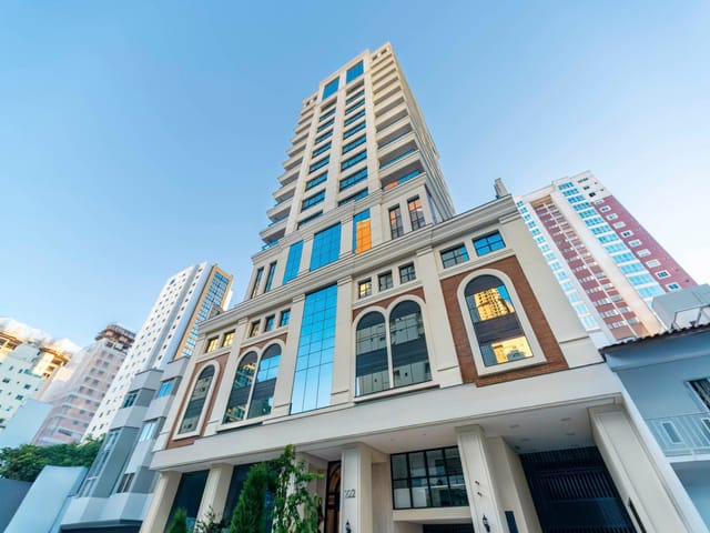 Apartamento com 120m² 3 quartos e 4 banheiros, à venda, no bairro Centro em Balneário Camboriú