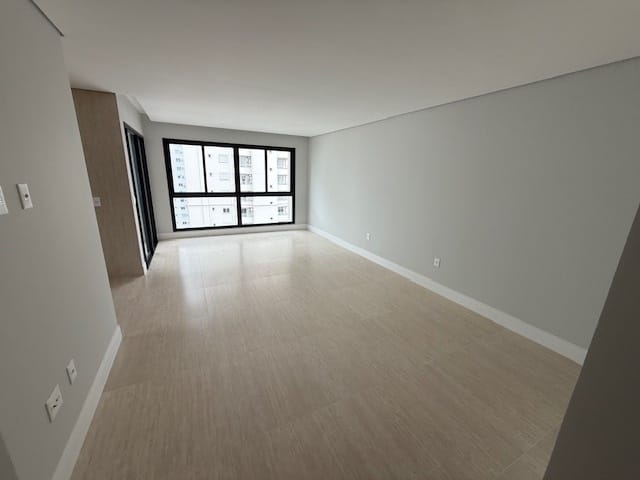 Apartamento com 120m² 3 quartos e 4 banheiros, à venda, no bairro Centro em Balneário Camboriú