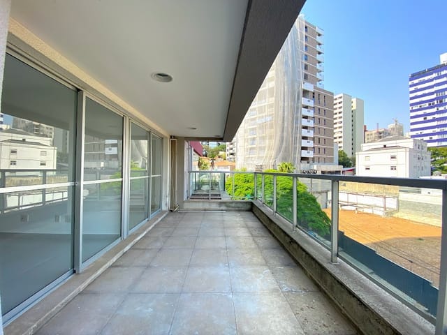 Foto do Apartamento - Apartamento tipo Garden à 40 metros do metrô Vila Madalena com 1 quarto, 1 vaga de garagem e varanda | Vista Livre