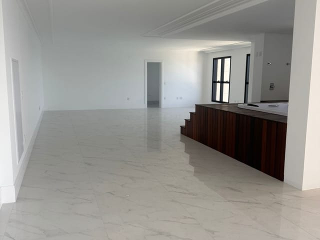 Apartamento com 450m² 5 quartos e 6 banheiros, à venda, no bairro Centro em Itapema