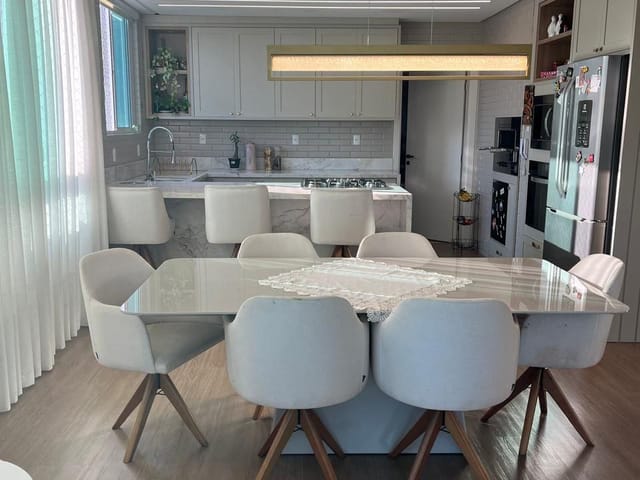 Apartamento com 242m² 3 quartos e 4 banheiros, à venda, no bairro Centro em Balneário Camboriú